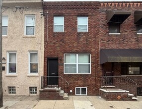 Building Photo - Just RENOVATED open floorplan 3 BED/1 BA H...