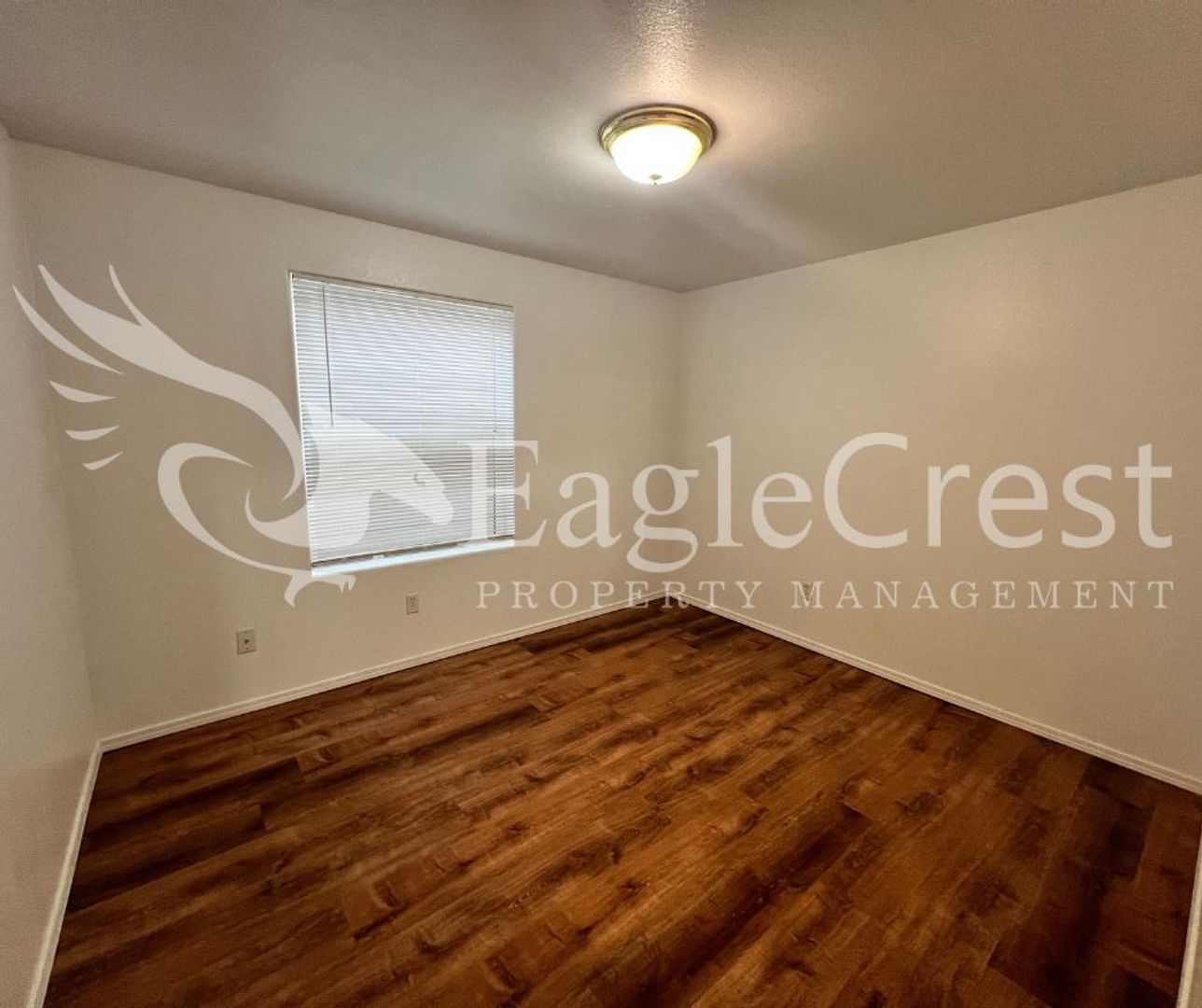 Building Photo - 706/708SCollege