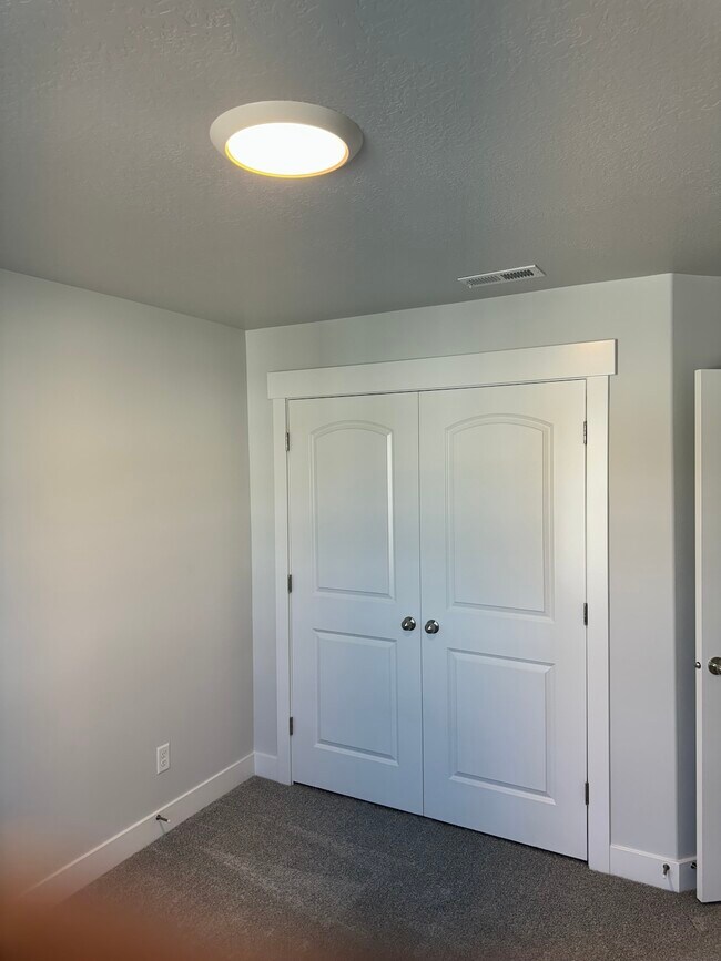 Building Photo - 3783 Big Horn Dr