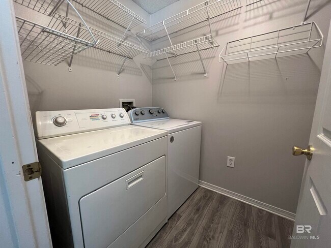 Building Photo - 8178 Gardenia Ct