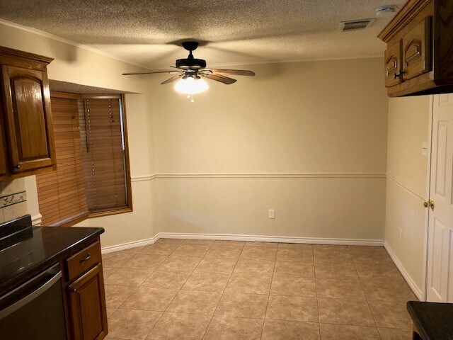 Breakfast/Dining Area - 4116 Gallant Fox Dr