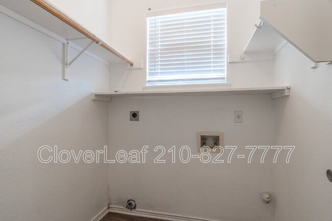 Building Photo - 16615 Raven Glenn