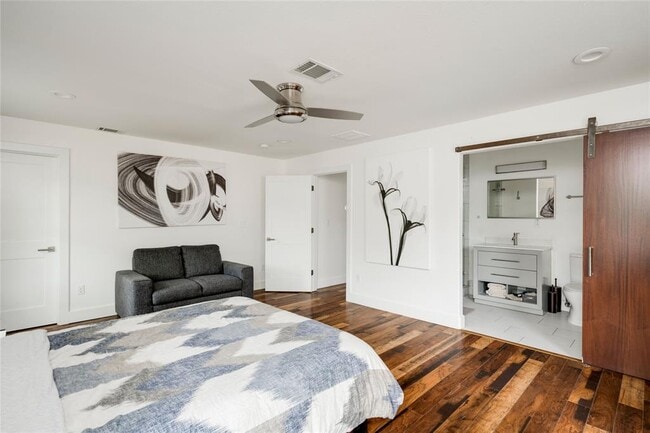 Building Photo - 2801 Cedarview Dr