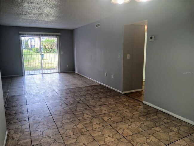 Building Photo - 5317 Curry Ford Rd