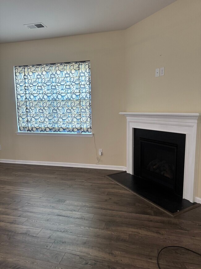 Building Photo - 839 Barlow Ln