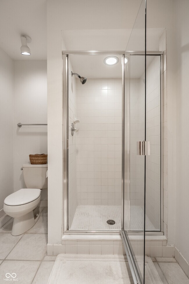 Building Photo - 8651 Jaffa Ct Dr E