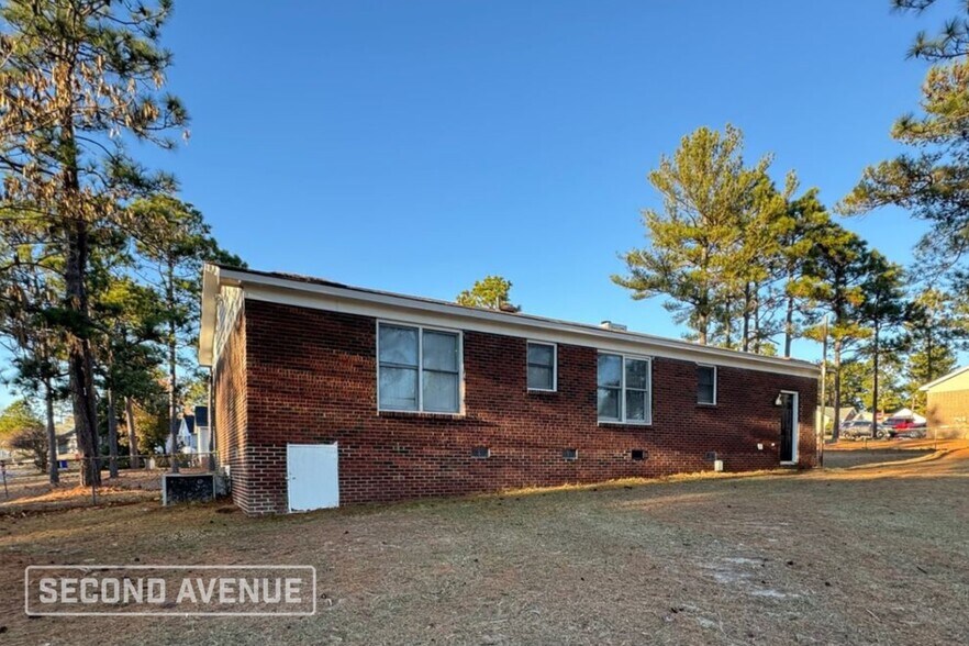 Building Photo - 200 Eppingdale Dr