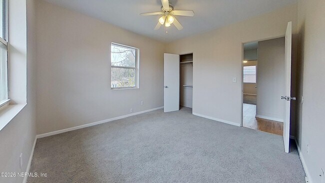 Building Photo - 3005 Walton St