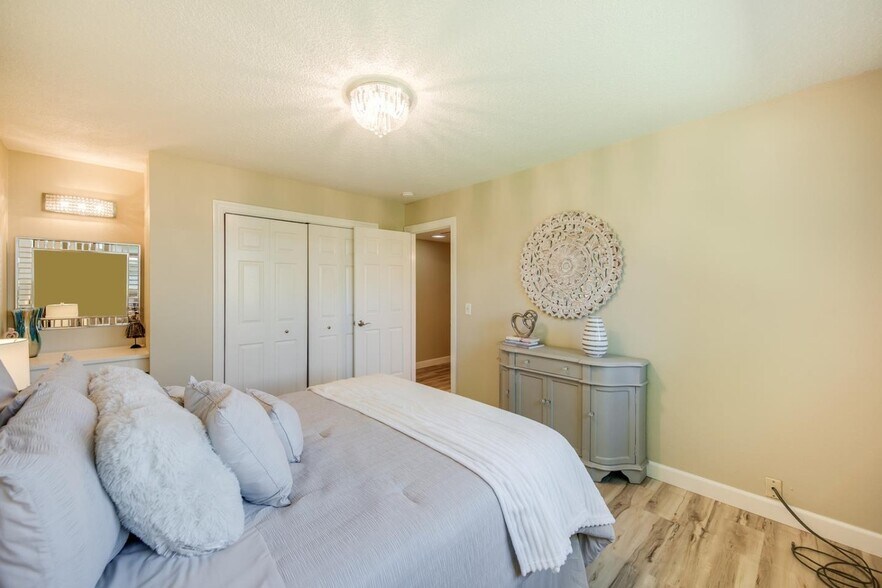 Building Photo - 934 Goodwin Ave