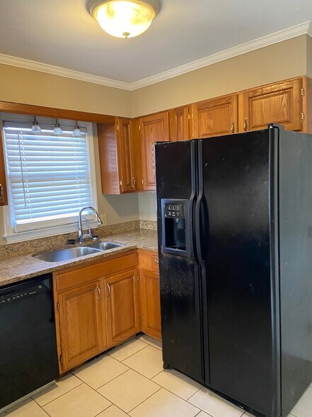 Building Photo - 4 Holdsworth Ct