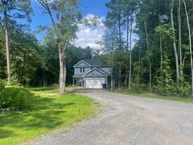 Building Photo - 1650 Carolina Rd