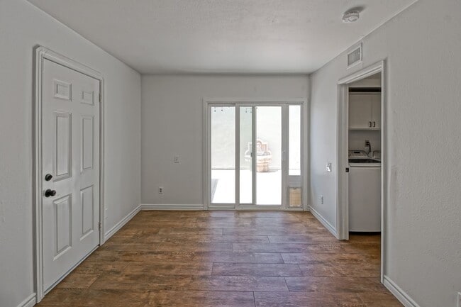 Building Photo - Bright & Spacious, 4BR3BA Home in the Private, Gated Community w/ 2 Pools, Clubhouse, Playground ...