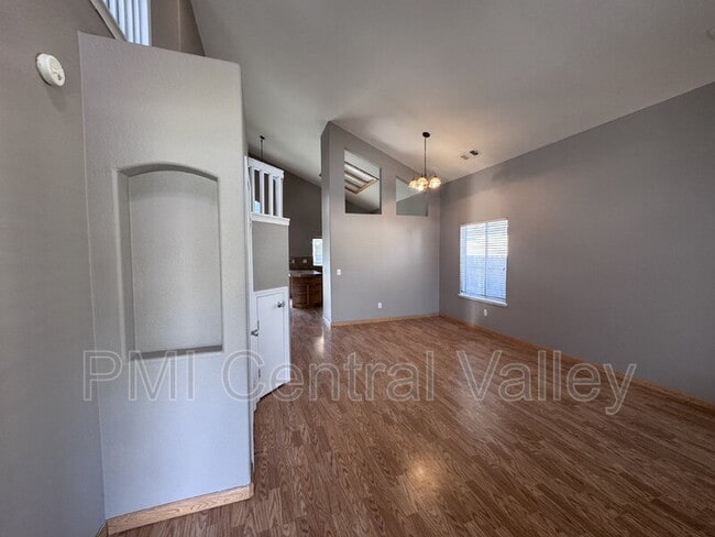 Building Photo - 10335 Point Reyes Cir