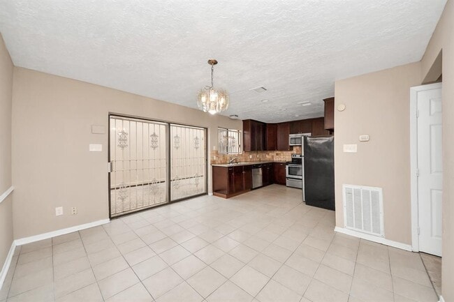 Building Photo - 3009 Beecave Dr