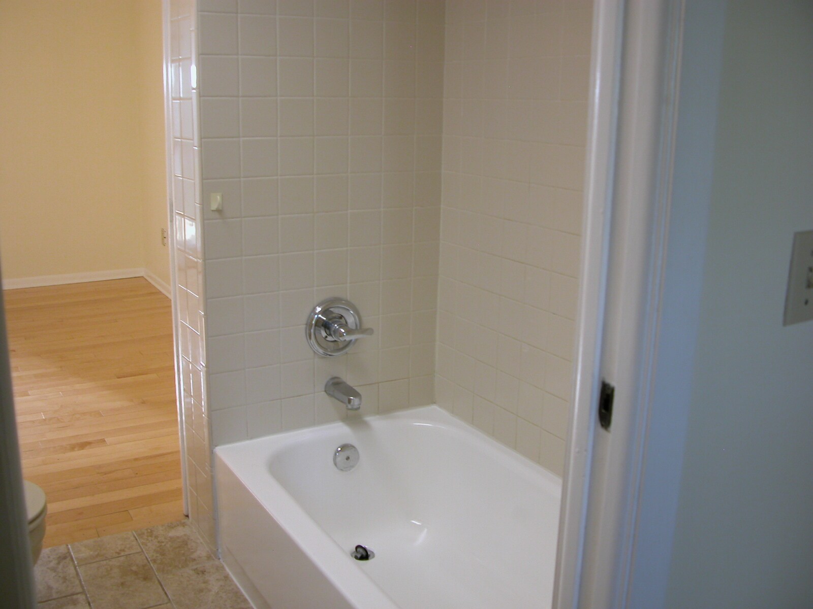 Building Photo - 110 N Tampania Ave