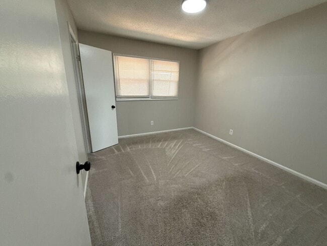 Building Photo - 731 Old Liberty Rd