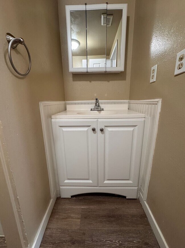 Building Photo - HANGMAN VALLEY 4 BEDROOM HOME