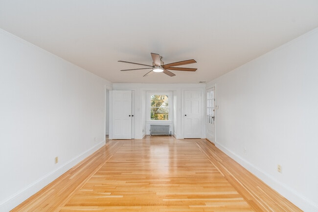 Building Photo - 83 Betsey Williams Dr