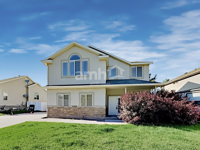 Building Photo - 5708 Plumbago Ave