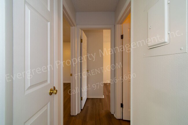 Building Photo - 3950 Manhattan Ave