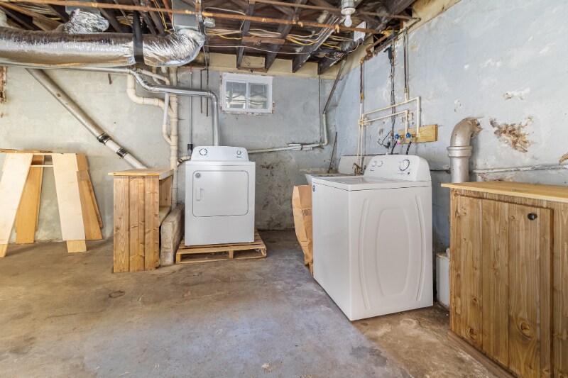 Building Photo - 219 Taylor Ave