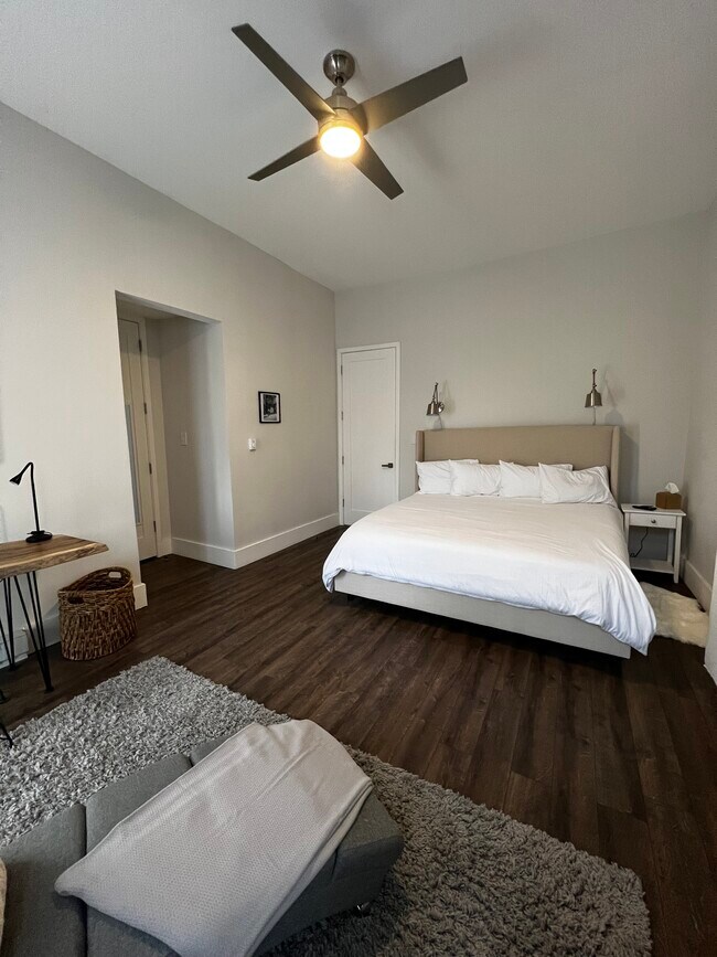 Building Photo - 296 Gates Ave