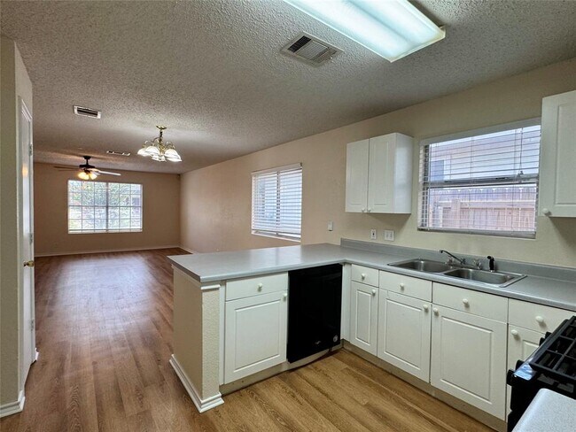 Building Photo - 109 Segovia Way