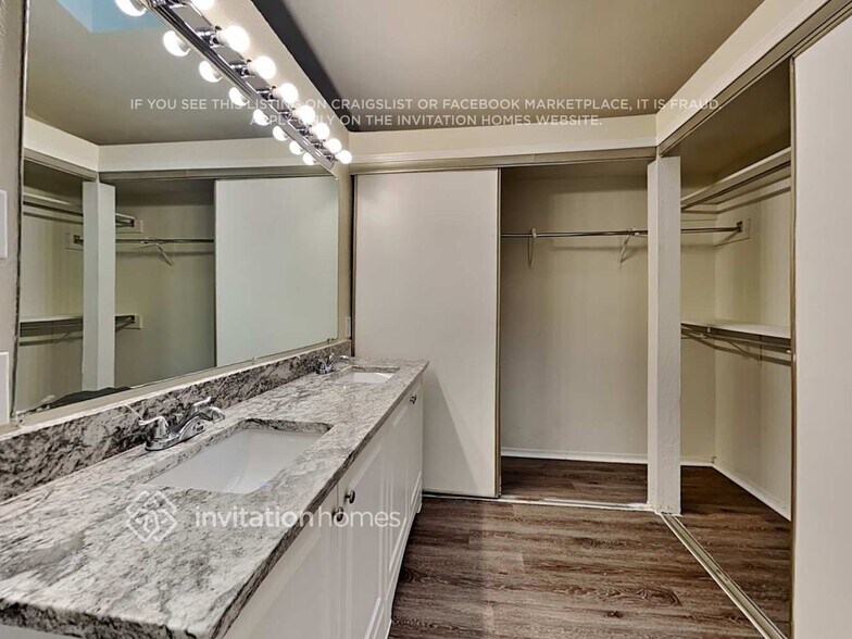 Building Photo - 4236 Periwinkle Dr