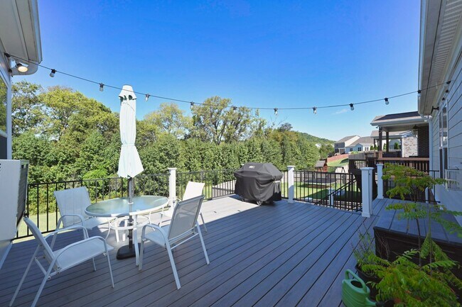 Building Photo - **EXECUTIVE HOME IN WILLIAMSON COUNTY WITH RARE WALK-OUT BASEMENT AND TONS OF STORAGE**