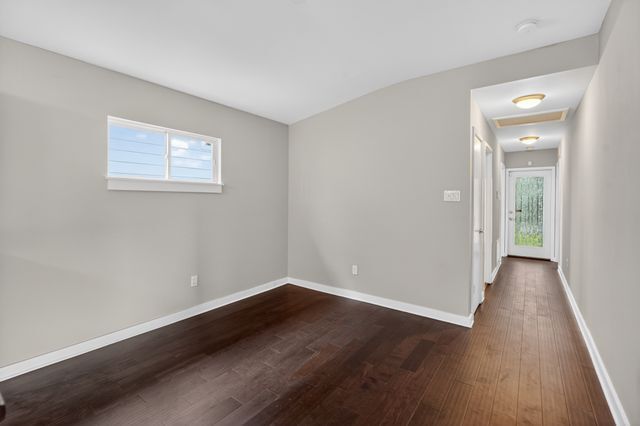 Building Photo - 5010 N Prieur St