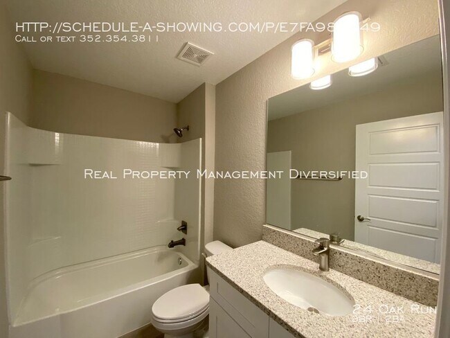 Building Photo - 24 Oak Run
