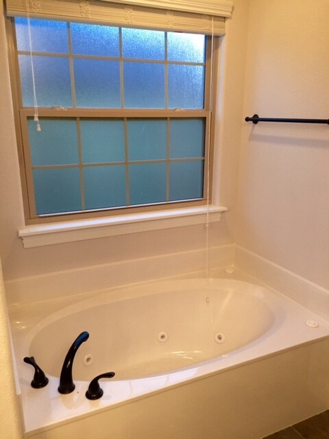 Building Photo - 1101 SW Eventide St