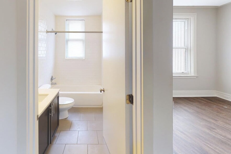 Interior Photo - Bellerive