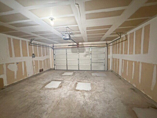 Building Photo - 6914 Dashmoor Creek