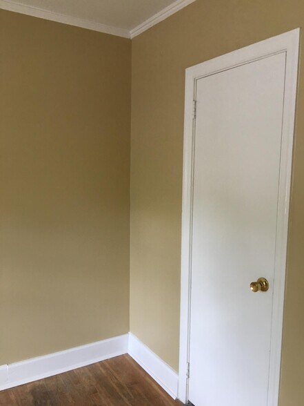 Building Photo - 3413 Rosewood Dr