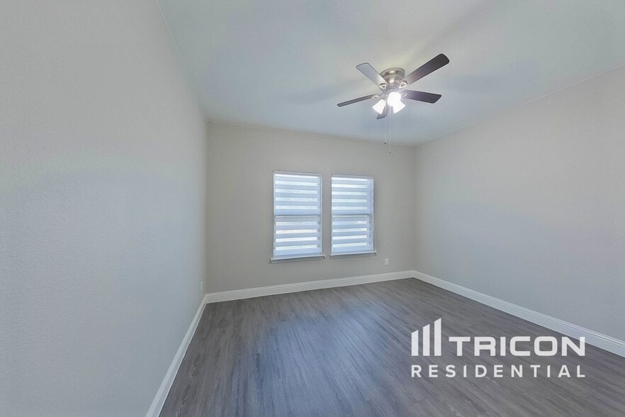 Building Photo - 1908 Carrington Dr