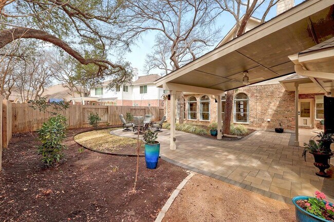 Building Photo - 8216 Fern Bluff Ave