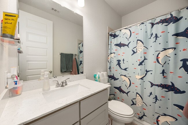 Building Photo - 8711 Hbr Pnes Dr