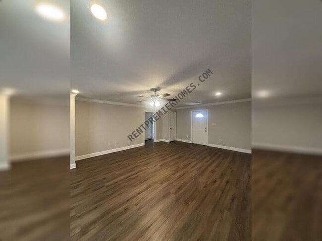 Building Photo - 12 Timberside Cove