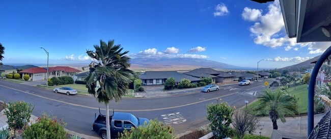 Building Photo - Wailuku Heights Executive Style 3Bed/2Bath Furnished Upstairs Home - Pool w/ cabanas - Most Utili...