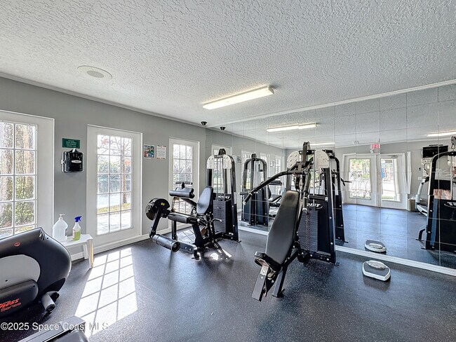 Building Photo - 7667 N Wickham Rd