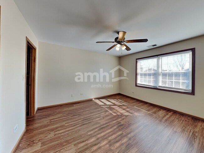 Building Photo - 4506 W Riverside Dr