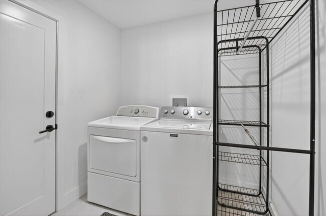 Building Photo - 20833 Sonrisa Way