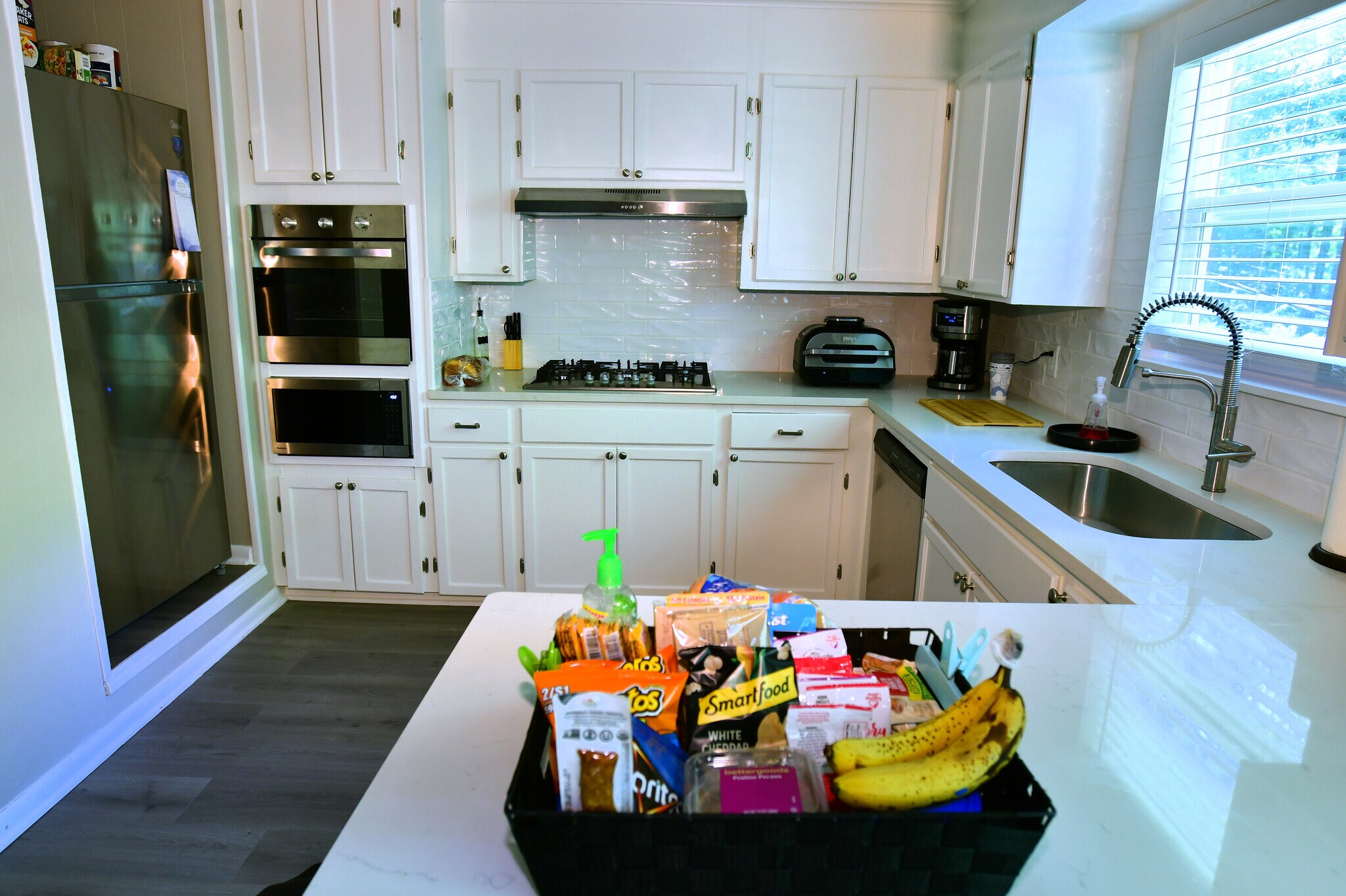 Building Photo - 37 Glenmere Dr