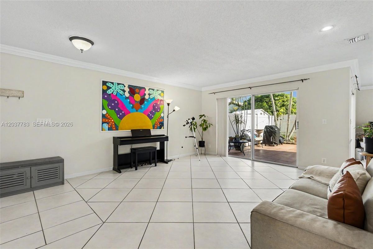 Building Photo - 17367 SW 20th Ct