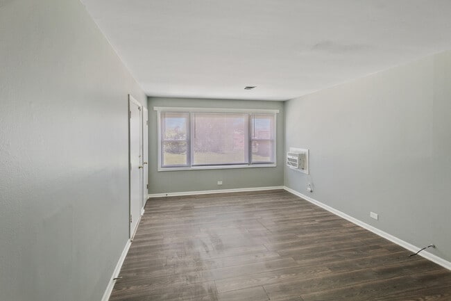 Building Photo - 444 W Hickory St