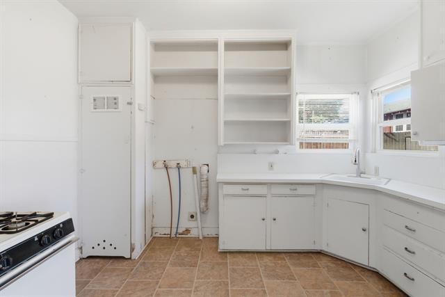 Building Photo - 128 W Oak St