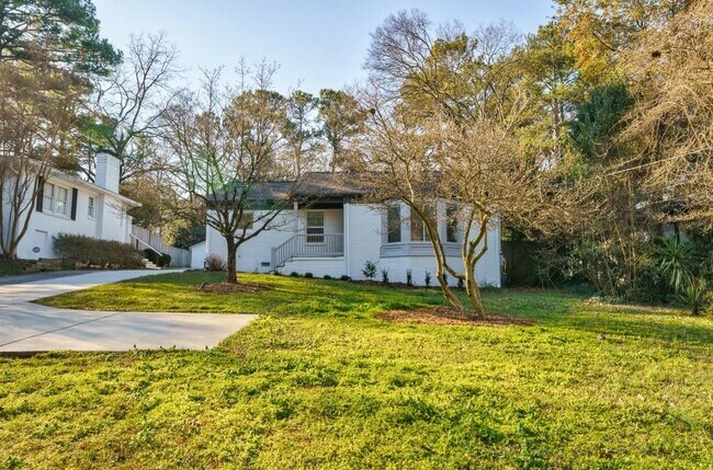 Building Photo - 995 Lindbergh Drive NE