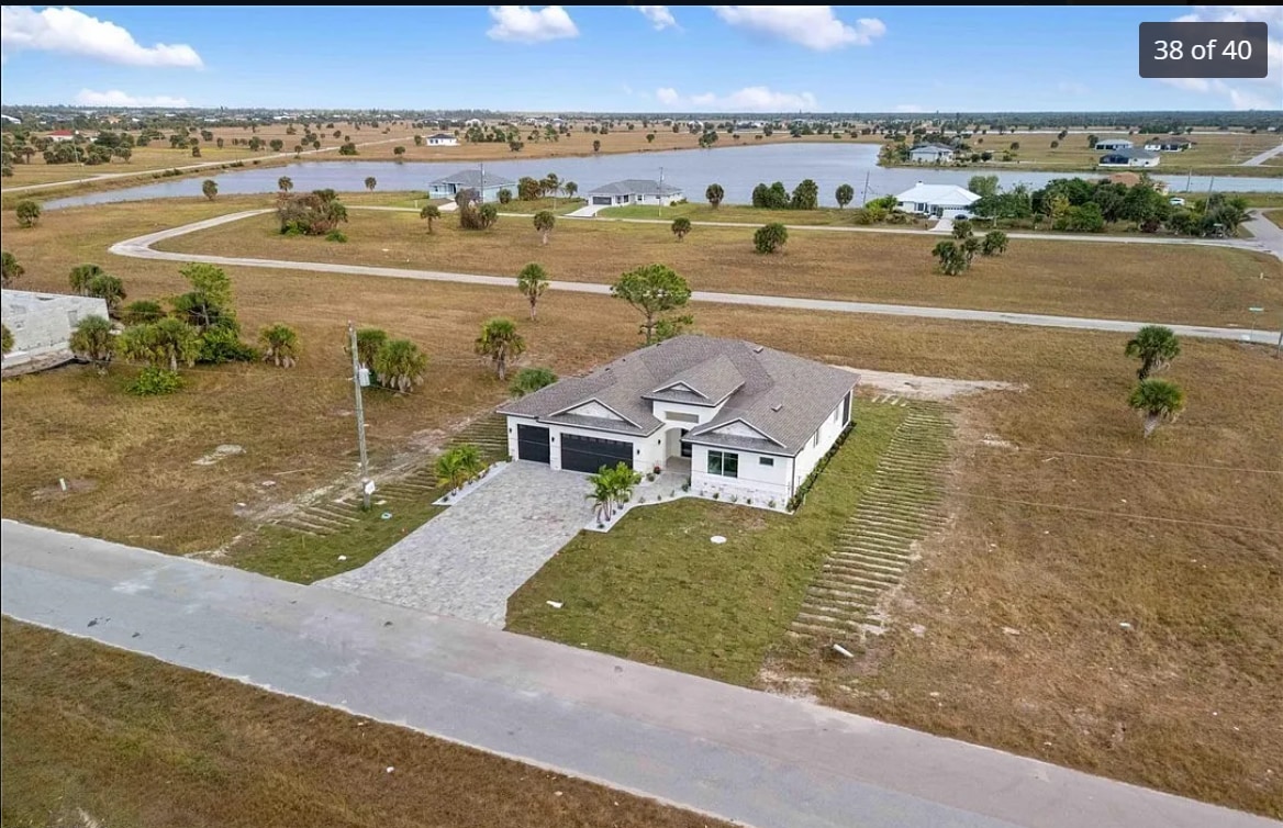 Building Photo - 38 Lark Dr