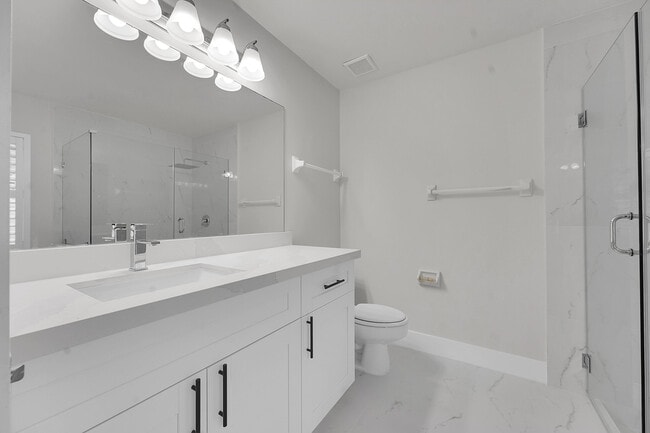 Building Photo - 13048 Meadowbreeze Dr